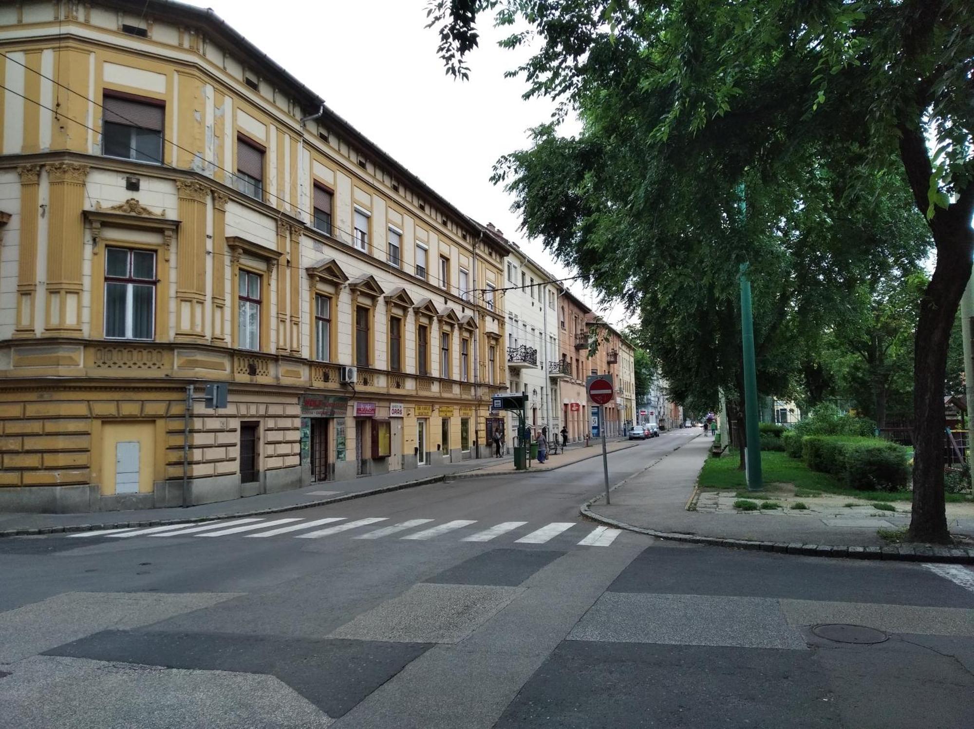 Sarahome1 Szeged Luaran gambar