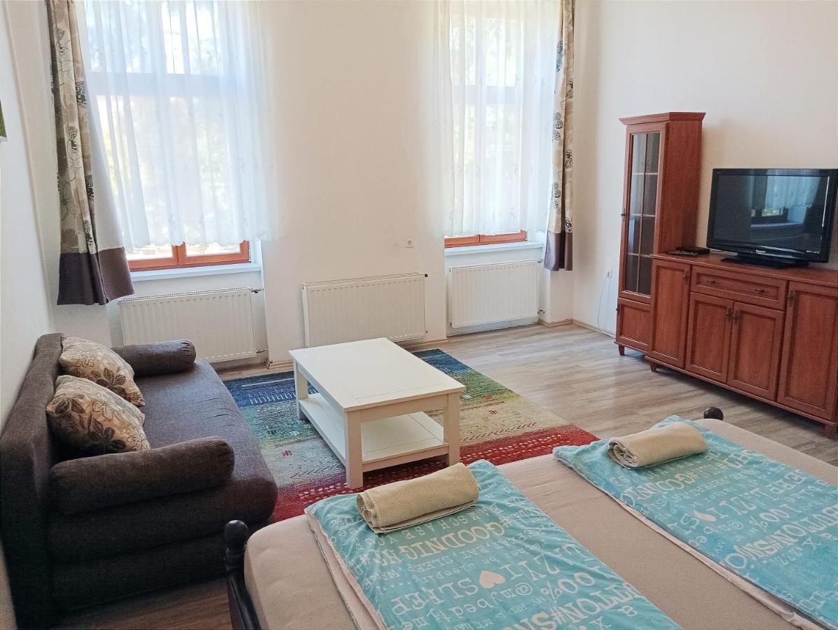 Sarahome1 Szeged Luaran gambar