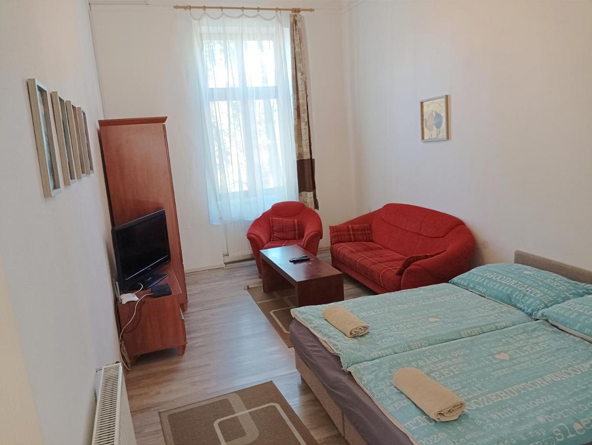 Sarahome1 Szeged Luaran gambar