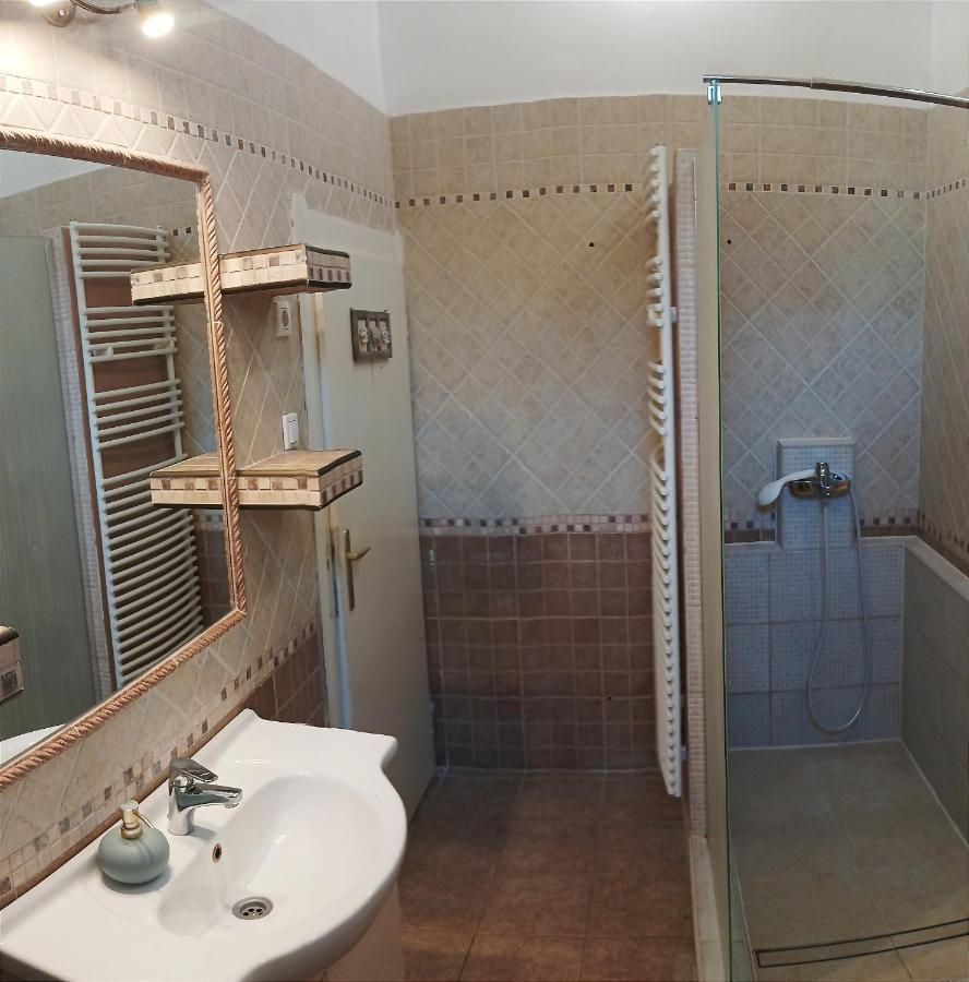 Sarahome1 Szeged Luaran gambar